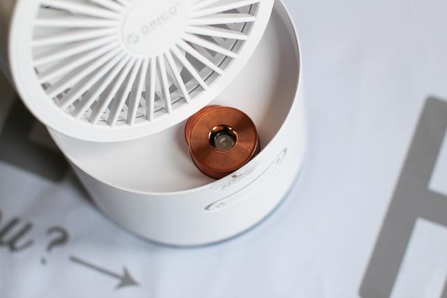 告别空调的日子，桌面加湿小风扇带来丝丝凉意