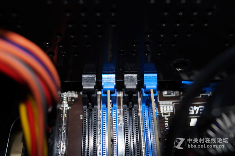 大鞋生已经按耐不住鸟，或许是R9-370首次装机分享