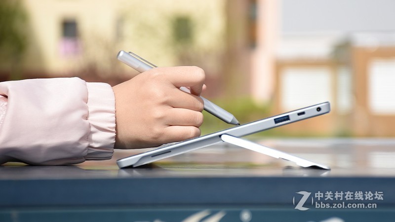 专属都市白领的便携式电脑 中柏EZpad Go二合一电脑