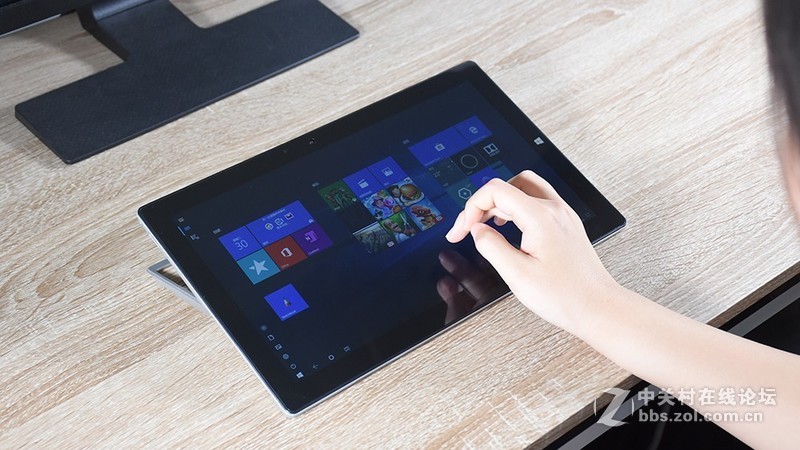 专属都市白领的便携式电脑 中柏EZpad Go二合一电脑