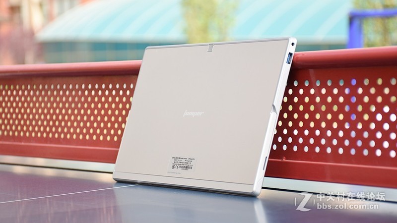 专属都市白领的便携式电脑 中柏EZpad Go二合一电脑