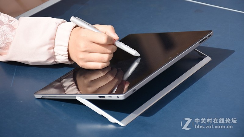 专属都市白领的便携式电脑 中柏EZpad Go二合一电脑