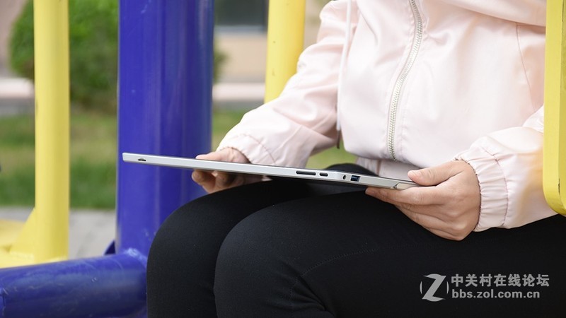 专属都市白领的便携式电脑 中柏EZpad Go二合一电脑