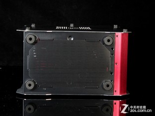 骚气玫红全铝机箱 航嘉冷静王冰锋评测