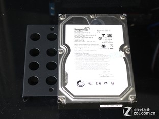 骚气玫红全铝机箱 航嘉冷静王冰锋评测