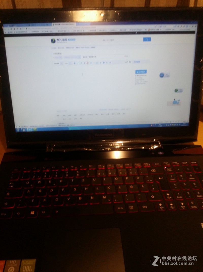 新机到了 默默晒个图。这个键盘有点怪。