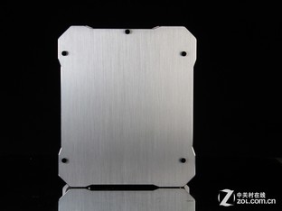 骚气玫红全铝机箱 航嘉冷静王冰锋评测