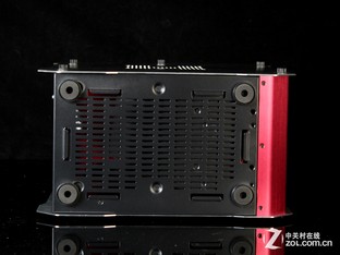 骚气玫红全铝机箱 航嘉冷静王冰锋评测