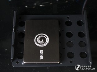 骚气玫红全铝机箱 航嘉冷静王冰锋评测