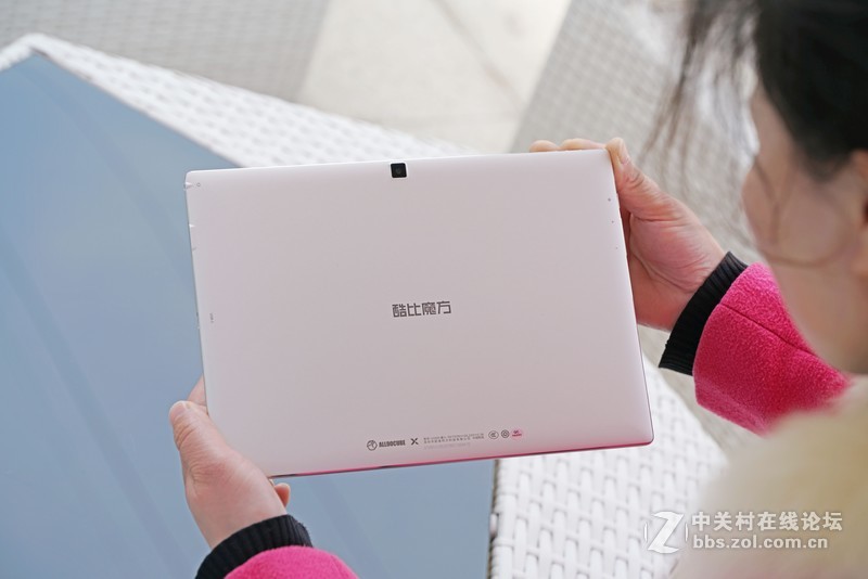 酷比魔方X平板电脑体验：让妹子户外尽情自娱自乐 I 视频