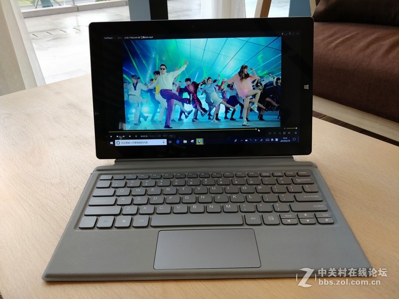 中柏EZpad Go二合一平板电脑，绘画出大师级作品 I 视频