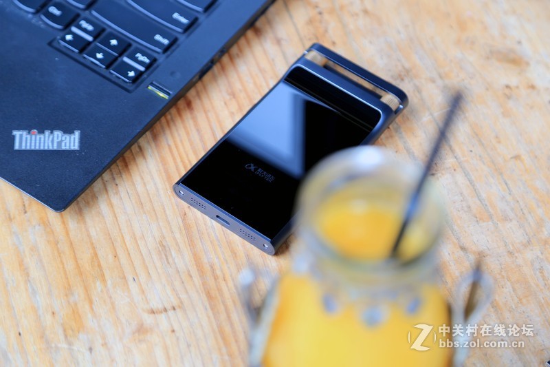 提高生产力，科大讯飞改推硬件了？