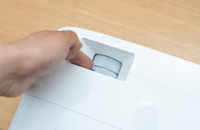 白天不拉窗帘也能用的投影有多强？明基E580测评