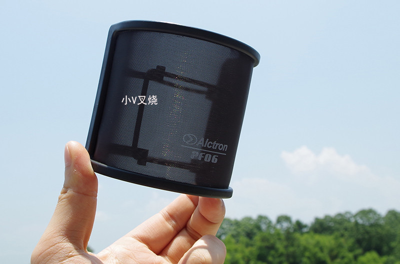 告别鹅颈管夹 橡皮圈式新型录音防喷罩