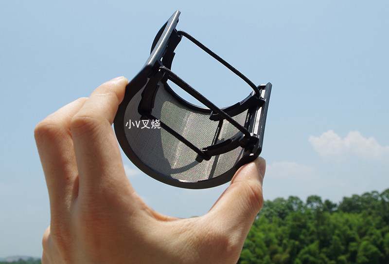 告别鹅颈管夹 橡皮圈式新型录音防喷罩