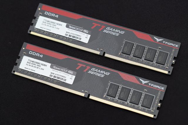 服气我这老Z170板子，发威硬刚了十铨DDR4 3000