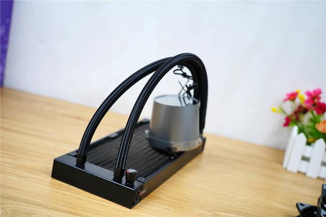 为你的CPU换台新空调，九州风神堡垒Castle 240RGB V2