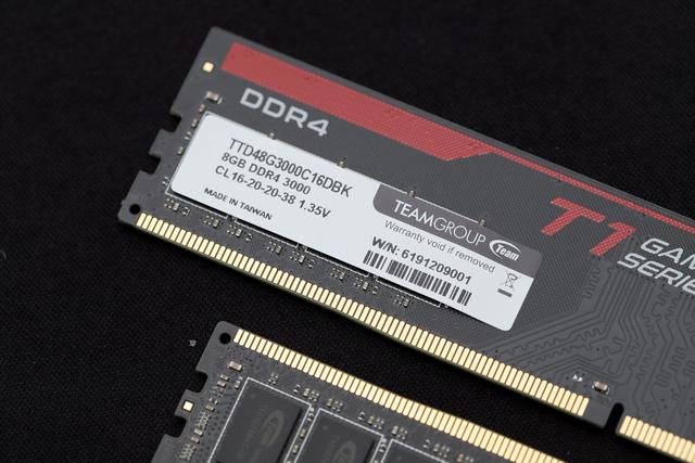 服气我这老Z170板子，发威硬刚了十铨DDR4 3000