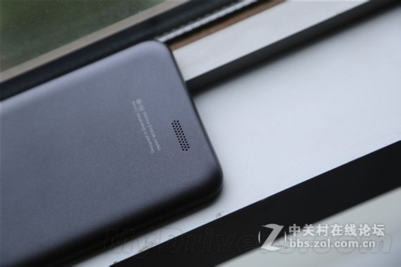 疑似399元联通手机真机曝光：哎呦 不错哦