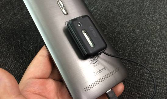 华硕ZenFone 2手机新的配件到货了，ZenFlash！