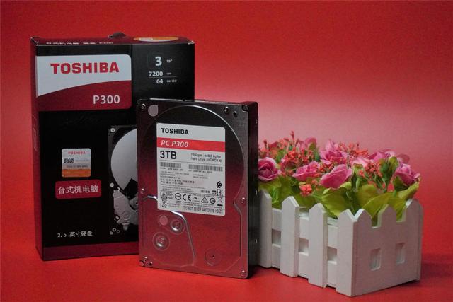 东芝P300机械硬盘上手体验：小姐姐再也不愁无处安放了