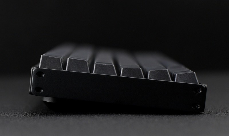 霸气侧漏” iQunix F96碳黑版双模机械键盘体验