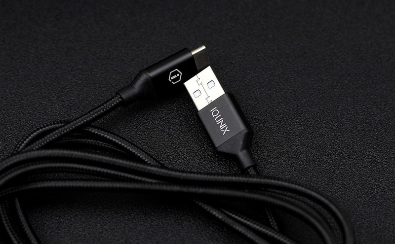 霸气侧漏” iQunix F96碳黑版双模机械键盘体验