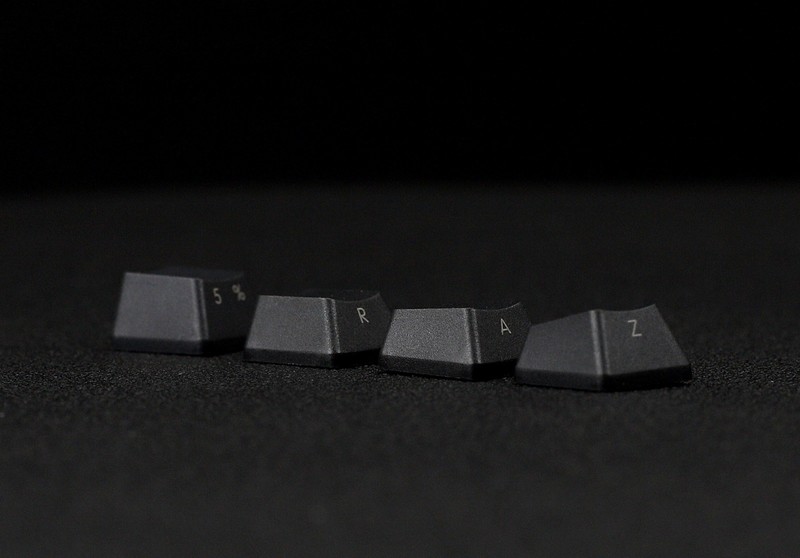 霸气侧漏” iQunix F96碳黑版双模机械键盘体验