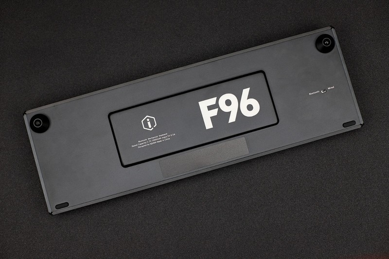 霸气侧漏” iQunix F96碳黑版双模机械键盘体验