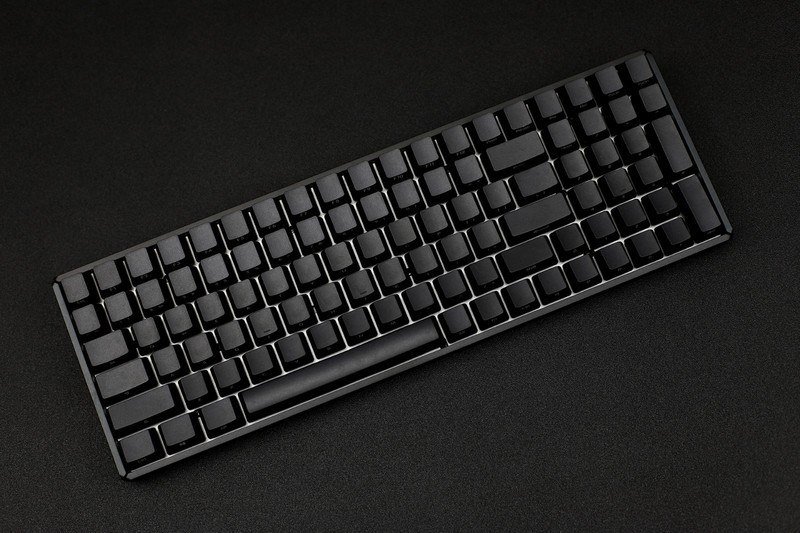 霸气侧漏” iQunix F96碳黑版双模机械键盘体验