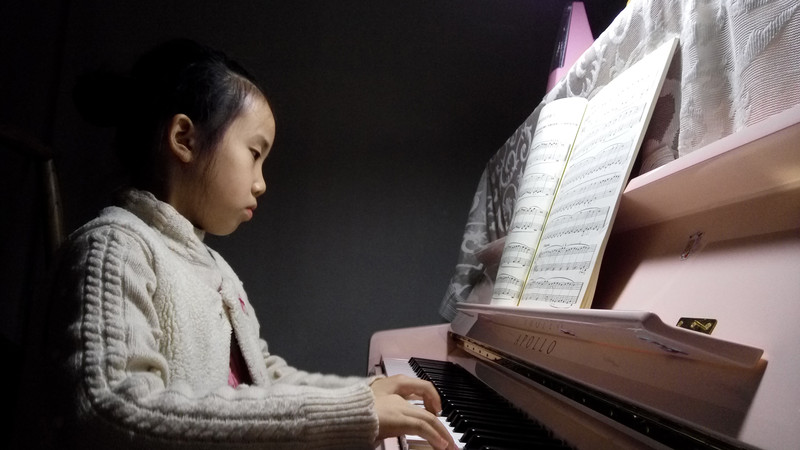 #双眼让TA成为焦点# 小琴童