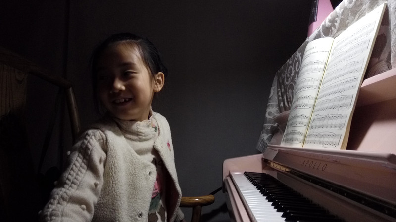 #双眼让TA成为焦点# 小琴童