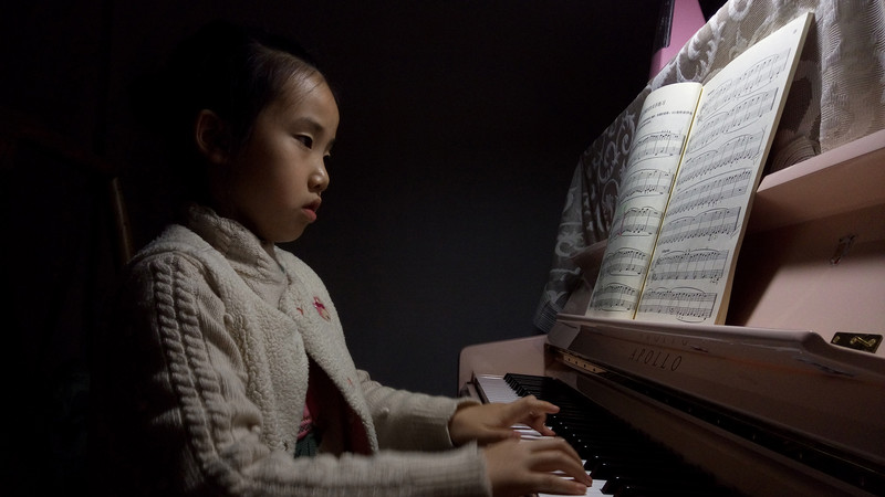 #双眼让TA成为焦点# 小琴童