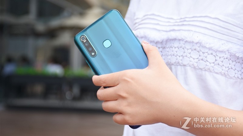 非线上品牌的转型思路：vivo Z5x体验报告
