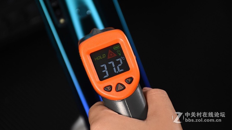 非线上品牌的转型思路：vivo Z5x体验报告