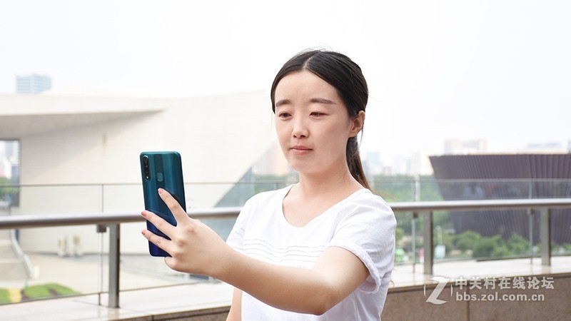 非线上品牌的转型思路：vivo Z5x体验报告