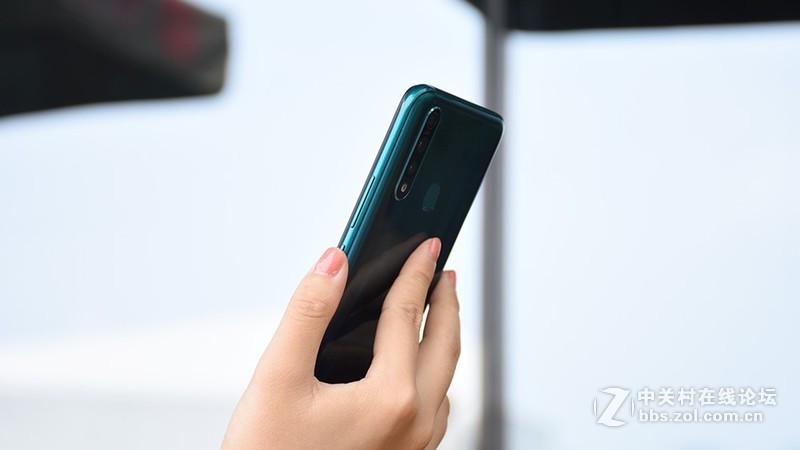 非线上品牌的转型思路：vivo Z5x体验报告