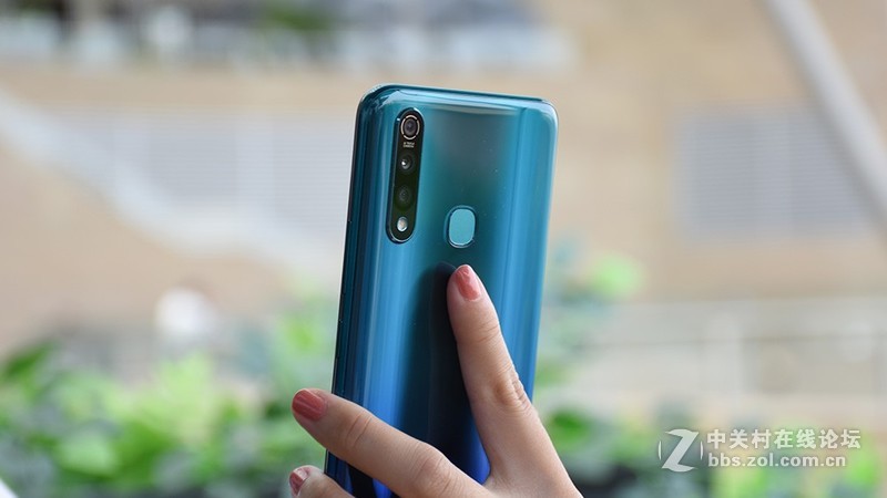 非线上品牌的转型思路：vivo Z5x体验报告