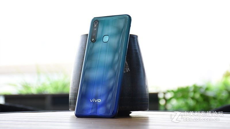 非线上品牌的转型思路：vivo Z5x体验报告