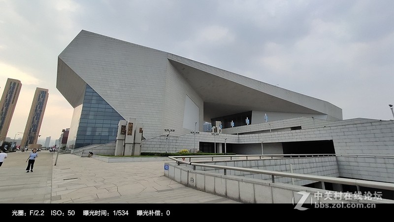 非线上品牌的转型思路：vivo Z5x体验报告