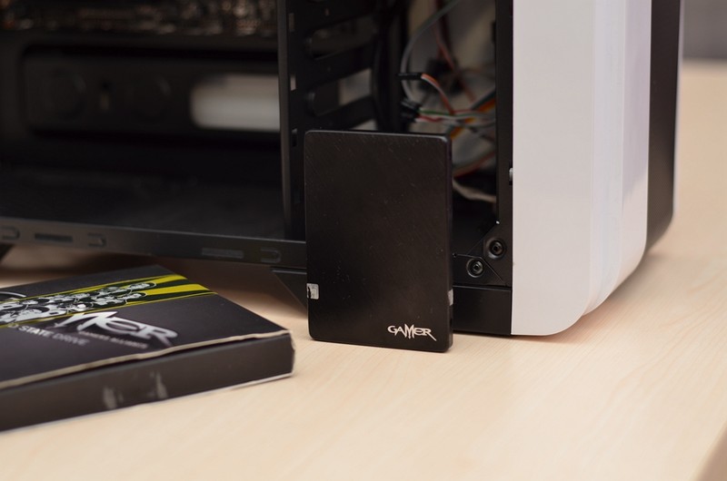 碳60+GTX960 480G SSD走起！半夜福利--充分体验光污染