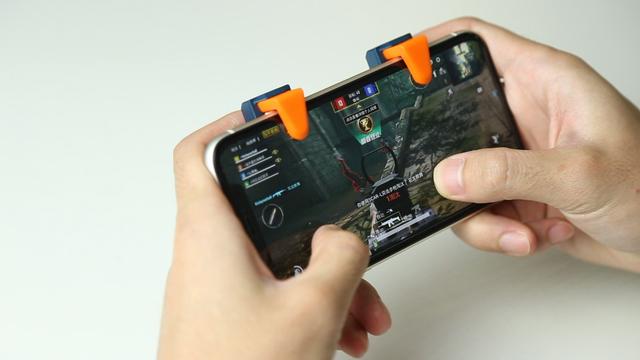 嫌游戏手机太贵？北通J1定价几十元，让手机瞬间化为吃鸡神器