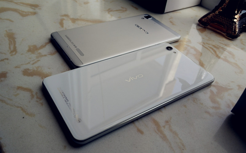 vivo X5pro与OPPO R7颜值大比拼  都具有2.5D玻璃屏