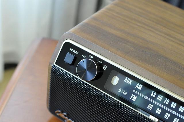 挡不住的复古情怀，山进WR12BT?PLUS收音机评测