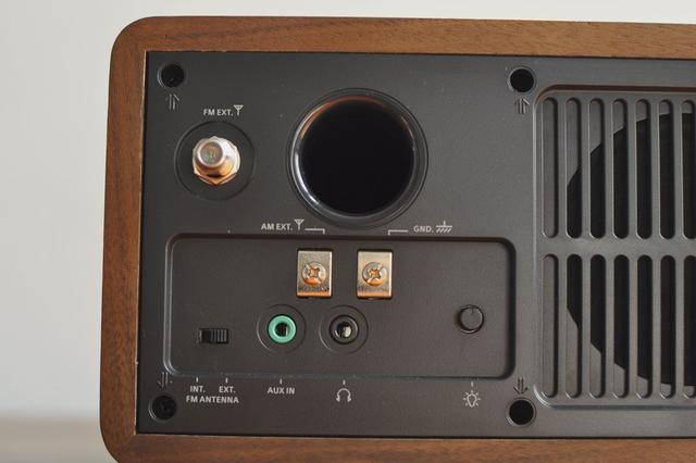 挡不住的复古情怀，山进WR12BT?PLUS收音机评测