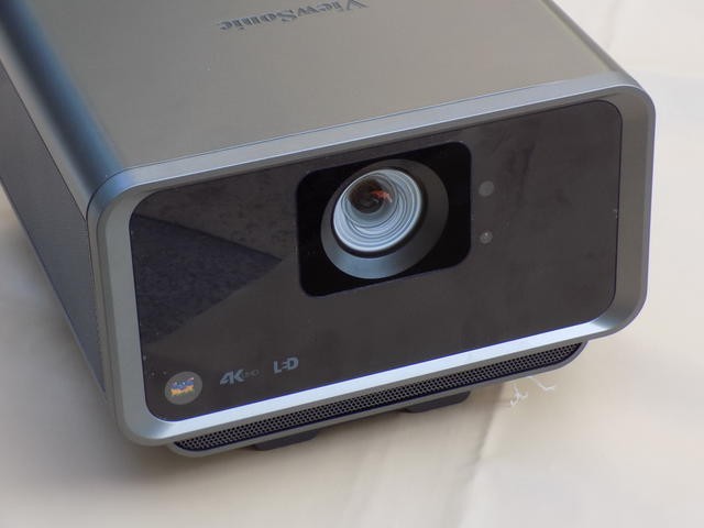 4K智能巨屏影院级视听盛宴，在家就能体验