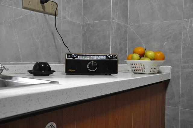 挡不住的复古情怀，山进WR12BT?PLUS收音机评测