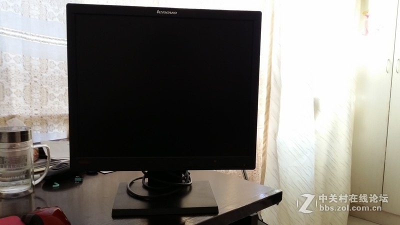 出售联想thinkvision 17寸普屏液晶显示器 大华录像机 送摄像头
