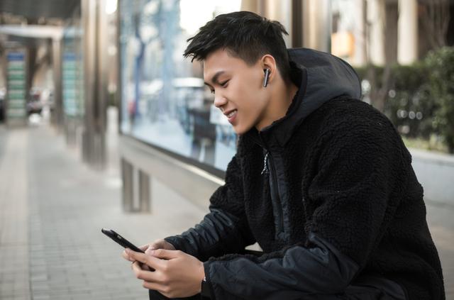 汪峰用FIIL新品CC耳机对标苹果Airpods！这几大优势或成决胜关键