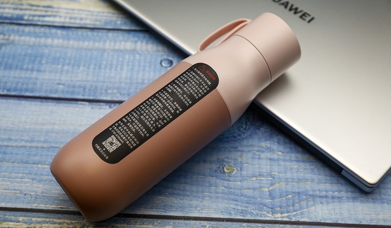 比女朋友还贴心的保温杯哪里找？VSITOO保温杯，12小时智能提醒